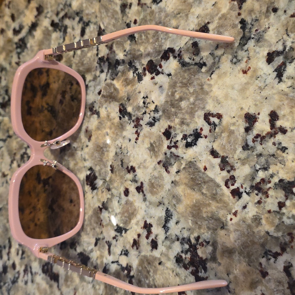 Burberry B4389-F Pink Oversized Sunglasses ( Read Description) - Picture 4 of 10